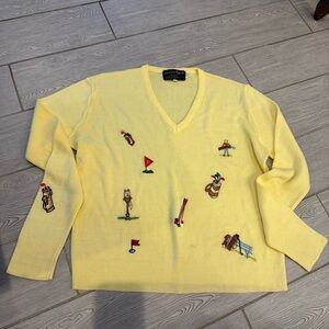 Andreno Argenti Vintage Light Yellow V-Neck Sweater with Embroidered Golf Motifs